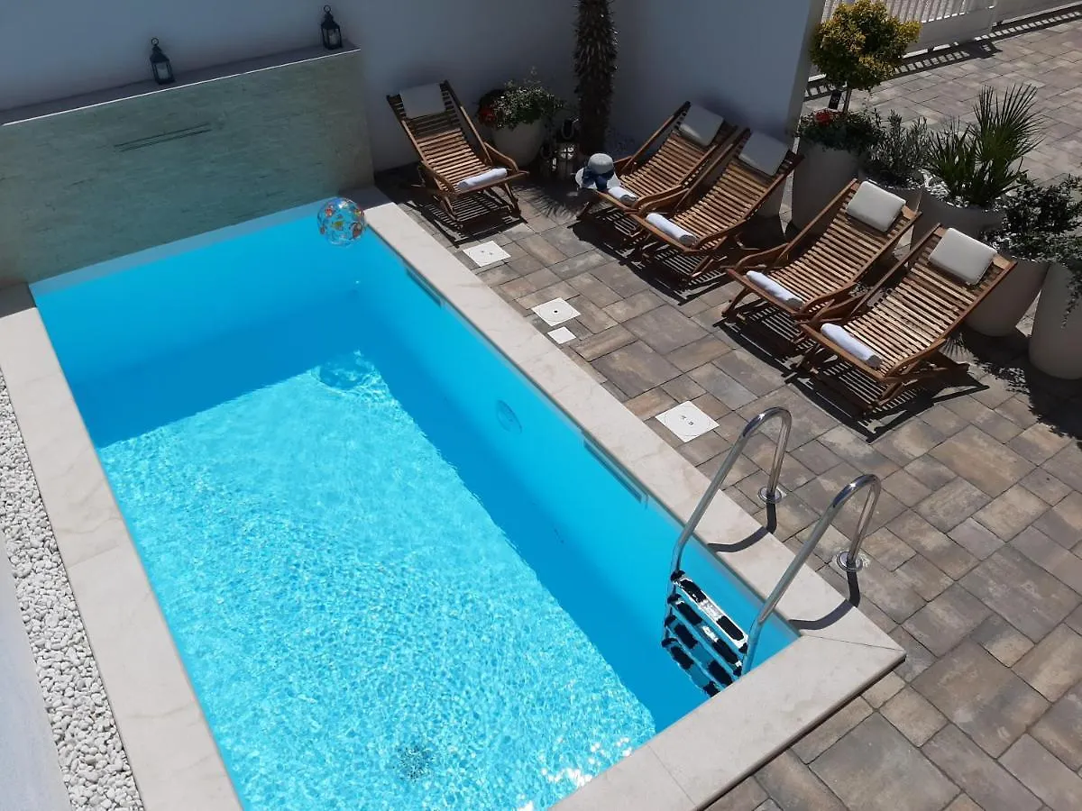 Bella Apartments Vir Croácia
