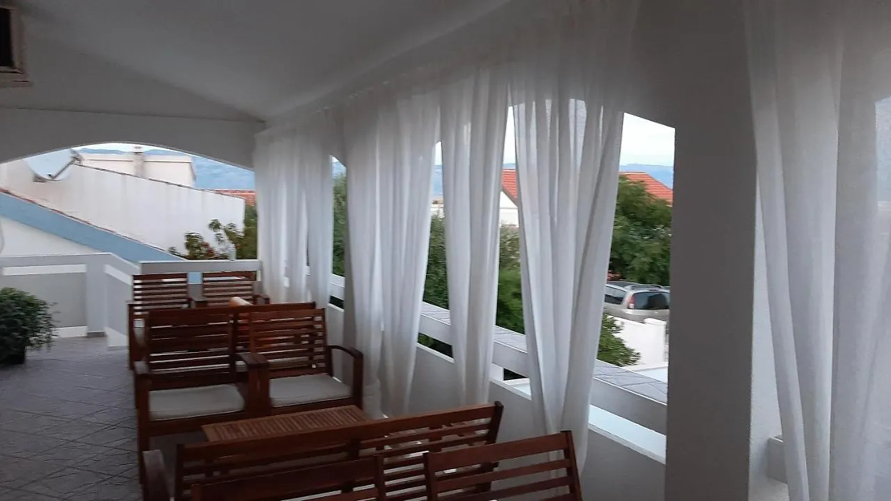 Bella Apartments Vir
