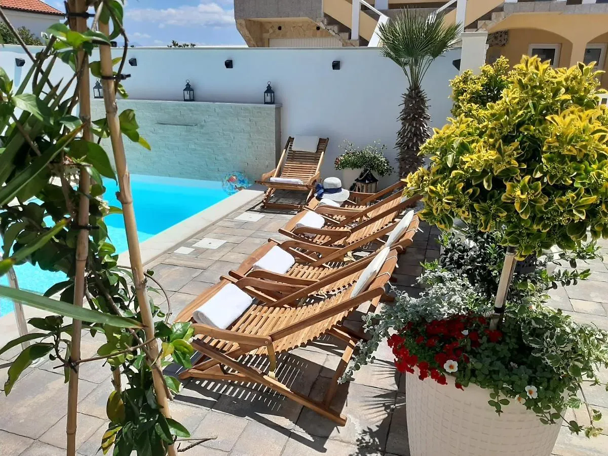 Bella Apartments