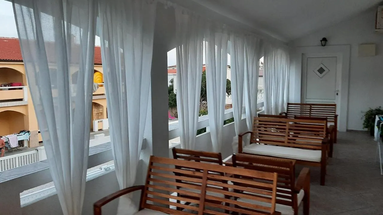 Bella Apartments 0*, Vir Kroatien